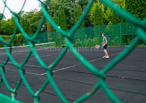 Теннисный корт на территории санатория.jpg